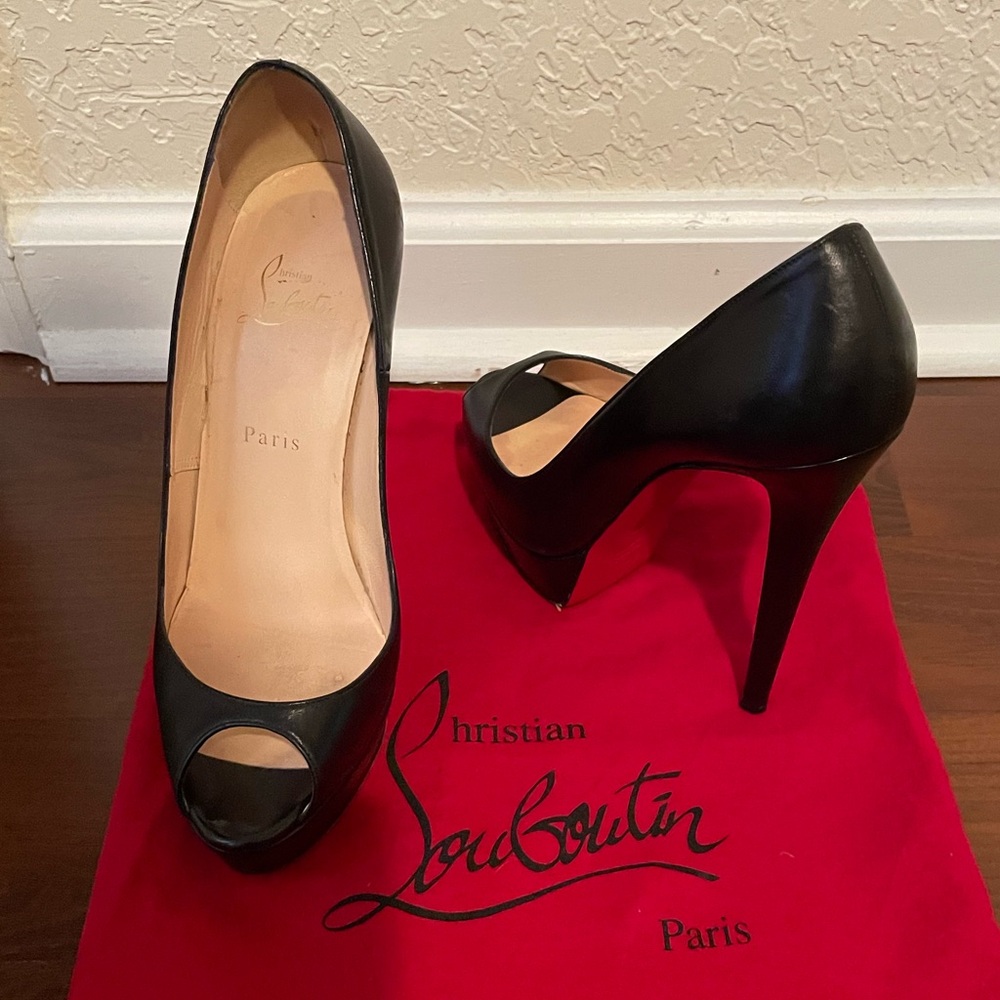 Authentic Christian Louboutin black heels size 40